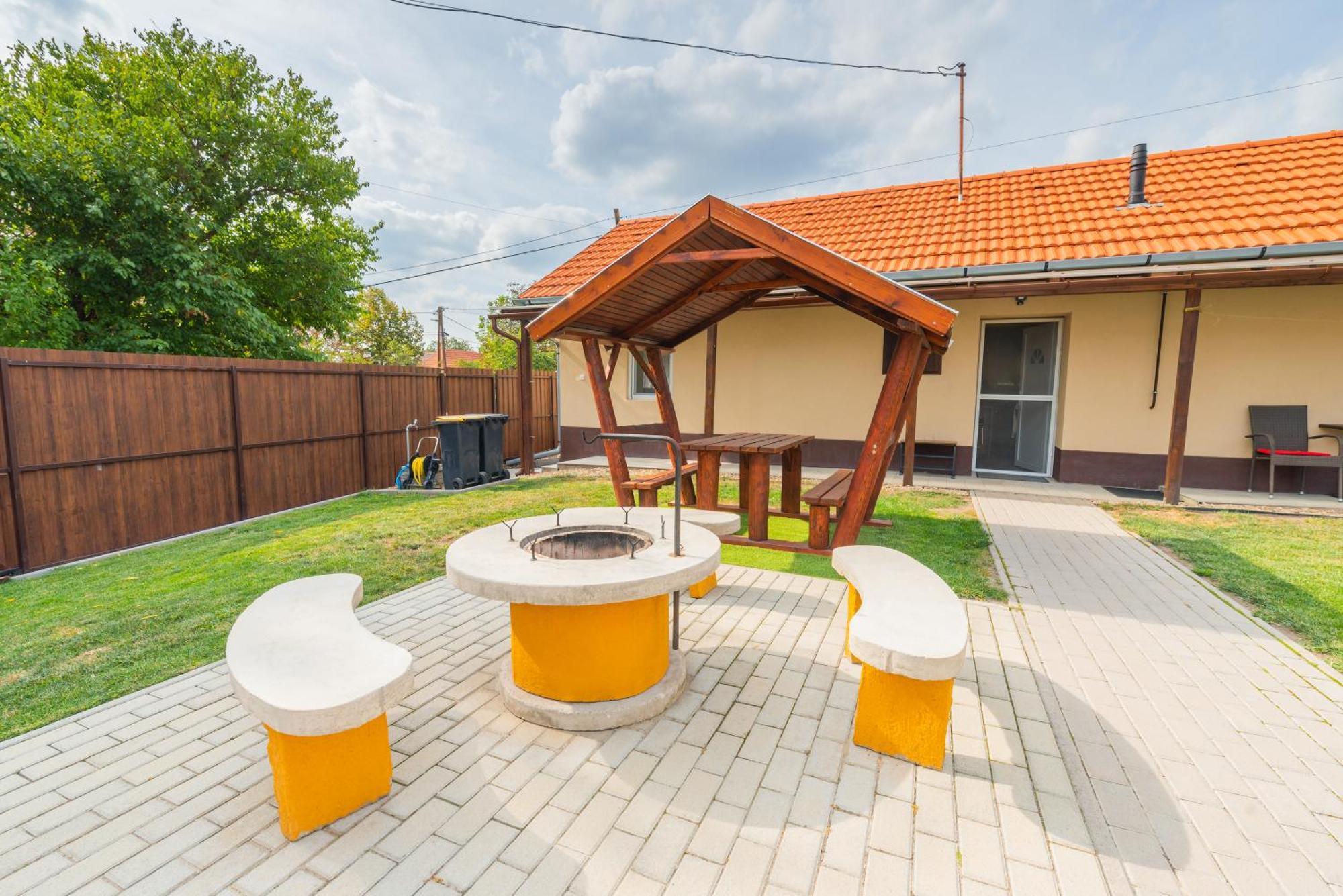 Dió Vendégház Mezőkövesd Exterior foto